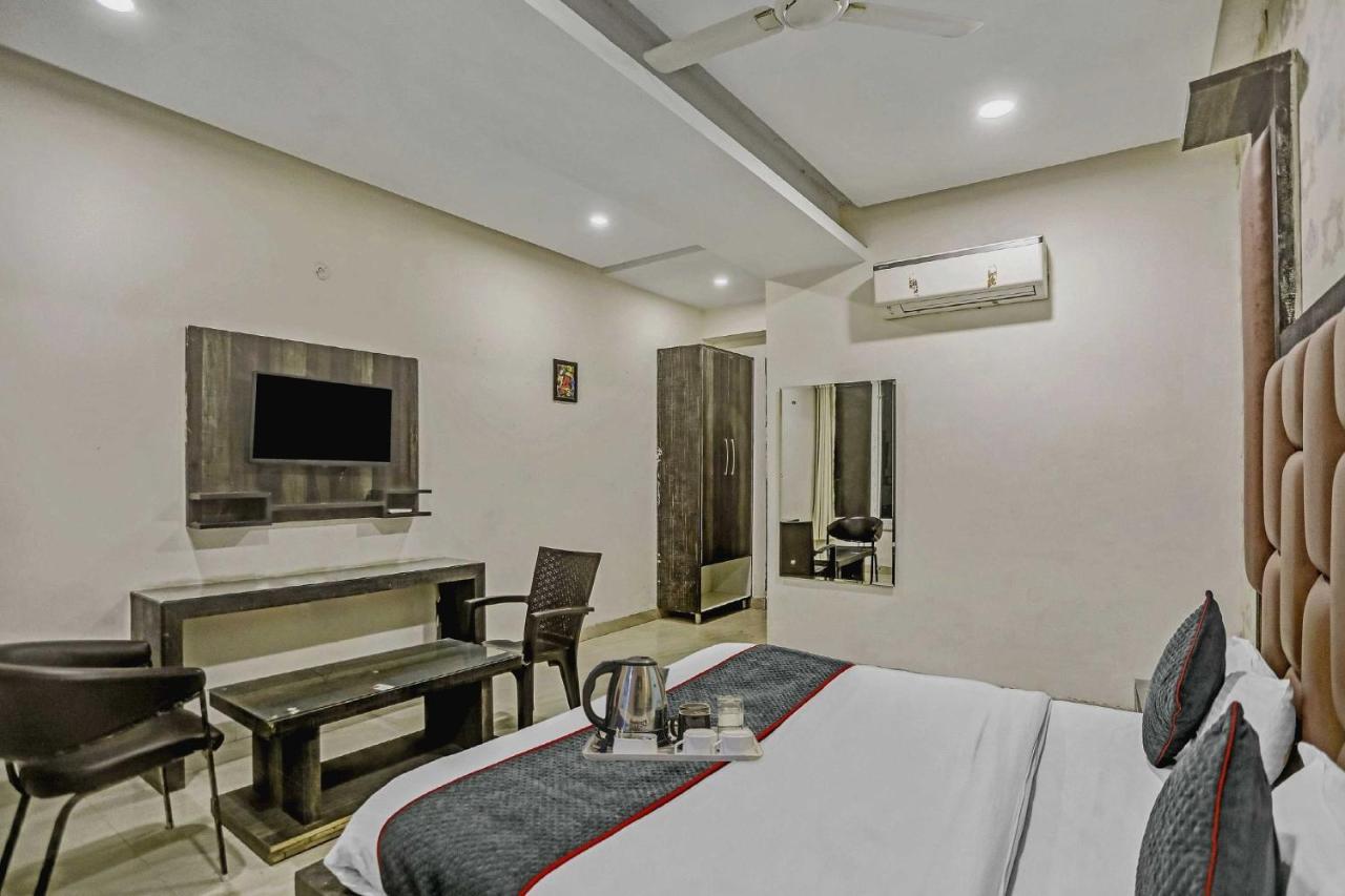 Townhouse 22956 Hotel Grand Residency Dillí Exteriér fotografie