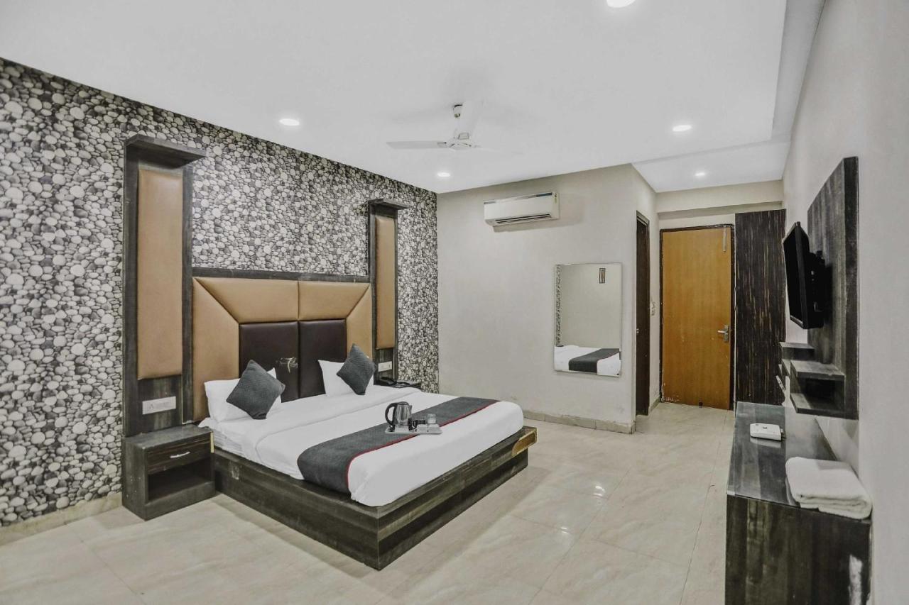 Townhouse 22956 Hotel Grand Residency Dillí Exteriér fotografie