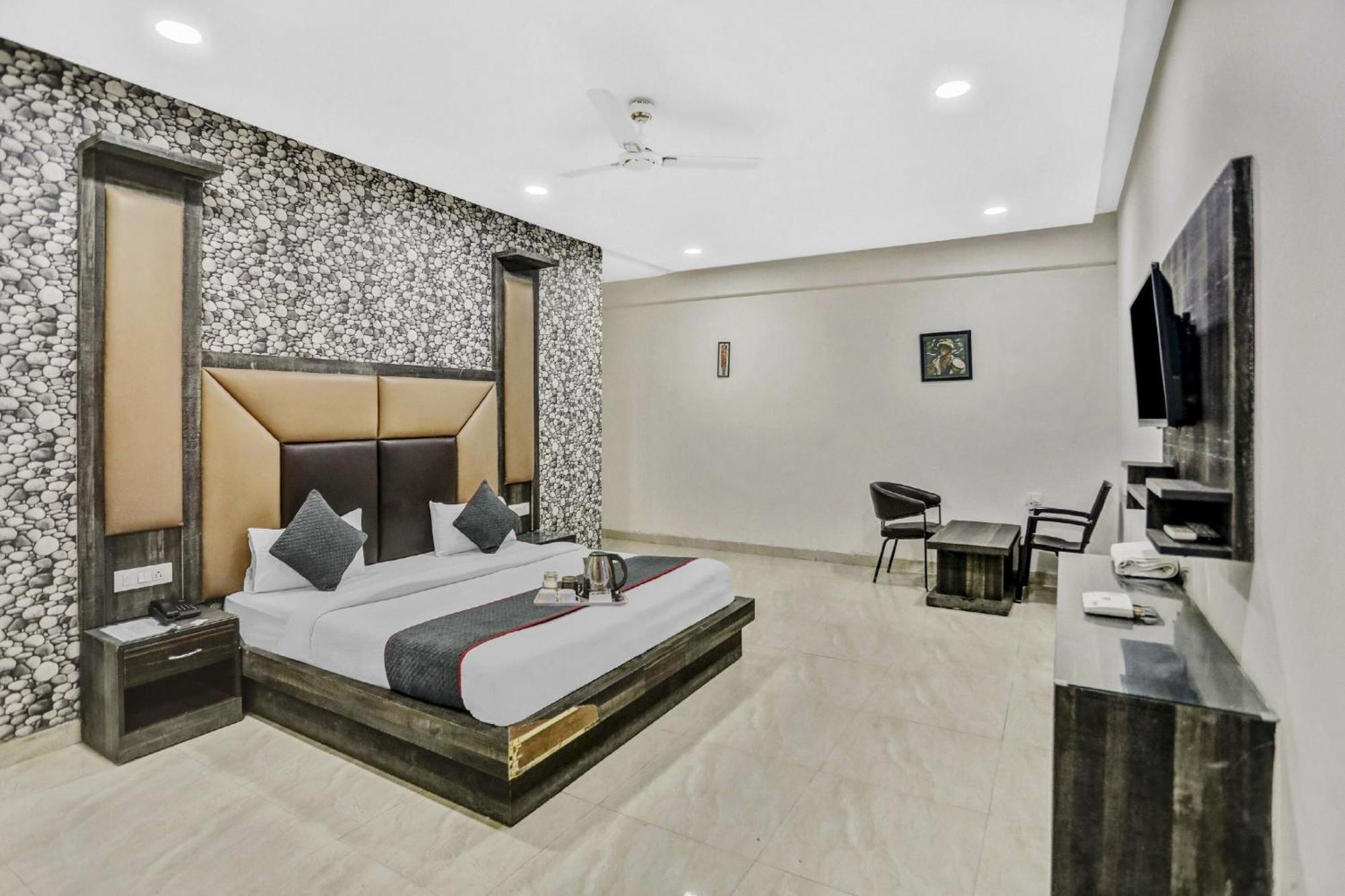 Townhouse 22956 Hotel Grand Residency Dillí Exteriér fotografie